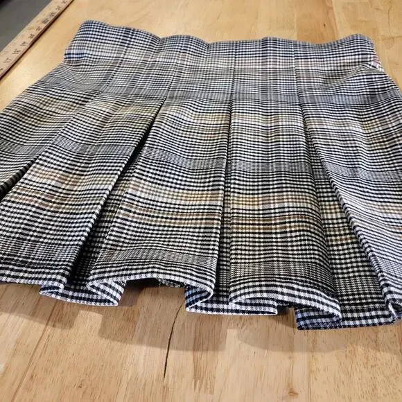 Shinestar Plaid Pleated Black & Brown Mini Skirt Large 20" Waist Elastic - Picture 2 of 5